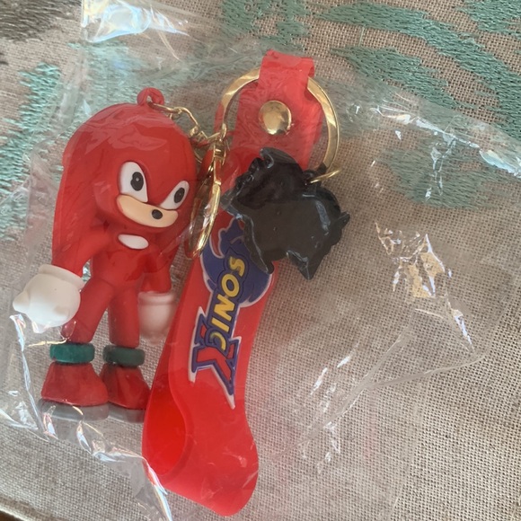 3 Sonic Heroes Bundle Key chain or backpack charm Brand New Never used - Picture 8 of 11